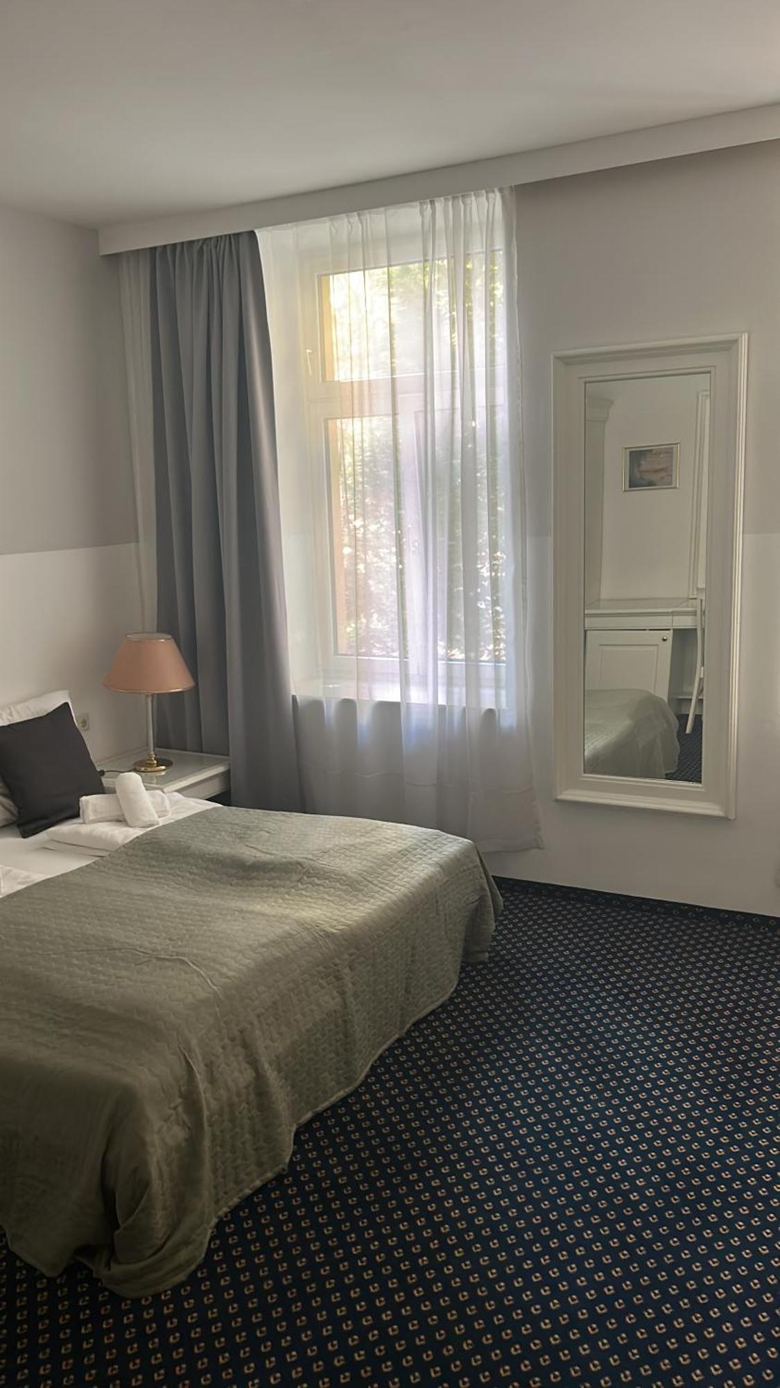 Self-Check-In Hotel Adlon 维也纳 外观 照片